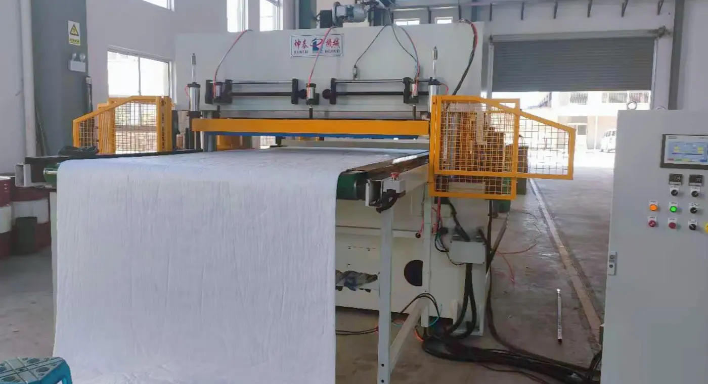 1400x760 heat sealing cutting machine.jpg